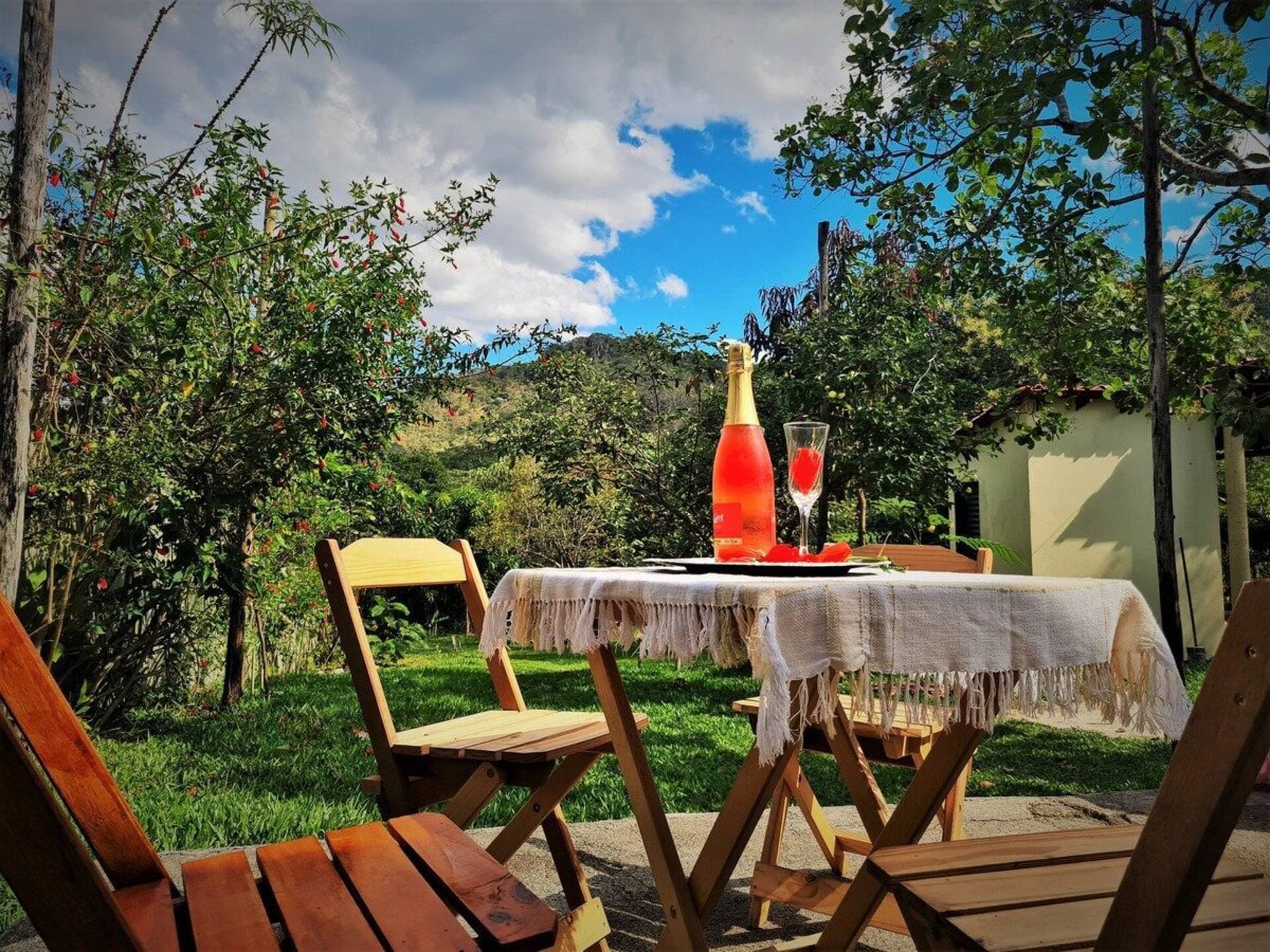 Mesa para dois no quintal